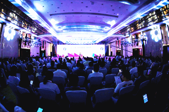 鹏鸿荣膺2019十大家居板材品牌